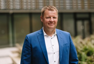 Jaak Raie maja ees