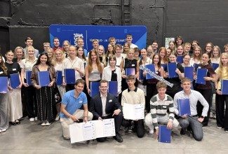Haridus- ja noorteamet tunnustas riigieksamil 100 punkti saanud noori